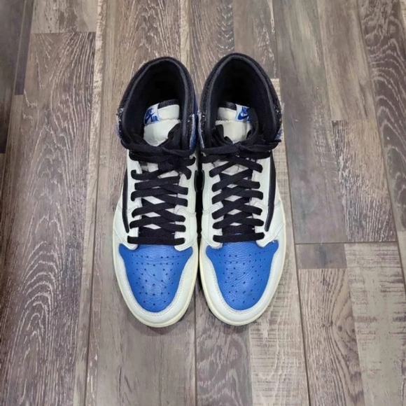 Jordan 1 Retro High OG SP x Travis Scott - Picture 4 of 11